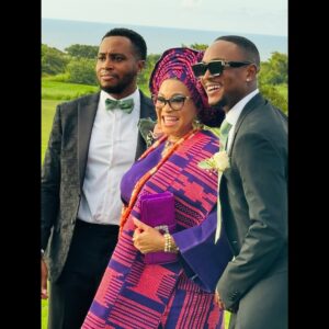 Bukky Wright Instagram - Thank you to everyone that made this a special and memorable day for me. Eyin na a ri ti yin se ooo 🙏🏻❤️

📸: @x.joshuafernandez