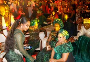 Bukky Wright Instagram - All slides bloomsss✨🥰
.
.
.
#seyivodiat50 #weoutside
