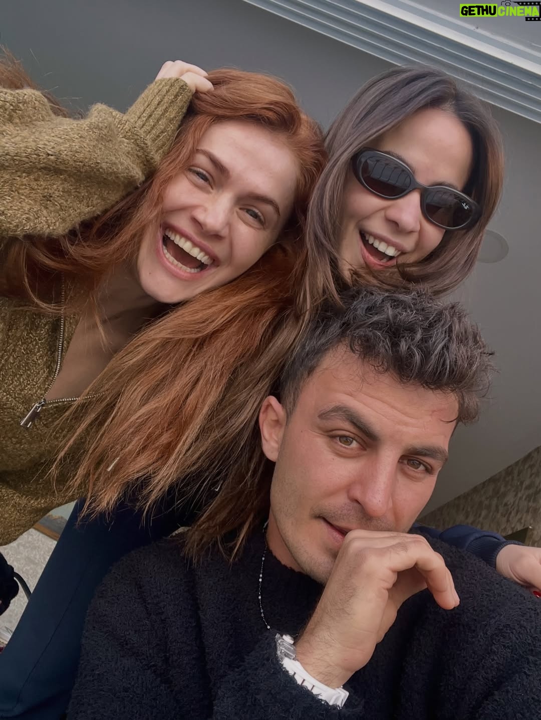 Burcu Cavrar - 146K Likes - Bizim dump sevdası😝