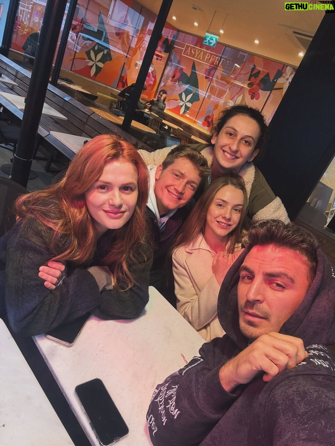 Burcu Cavrar - 146K Likes - Bizim dump sevdası😝