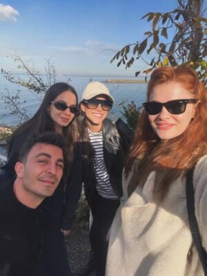 Burcu Cavrar Instagram - Bizim dump sevdası😝