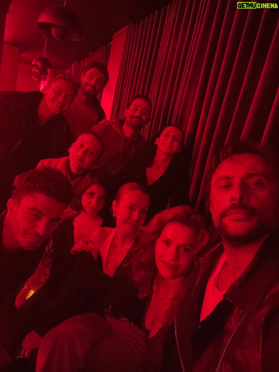 Burcu Cavrar - 146K Likes - Bizim dump sevdası😝
