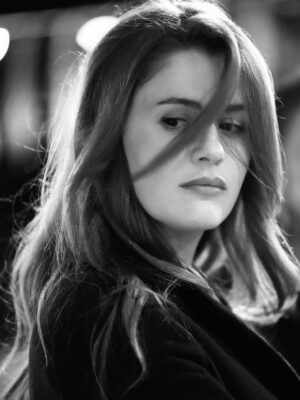 Burcu Cavrar Instagram - İnnocence.. @cavrarburcu 
w/ @yigitdanaci 

#burcucavrar #blackandwhite #blackandwhitephotography