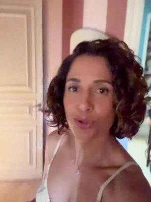 Camila Pitanga Instagram - Tentando encaixar o mês de novembro em poucas fotos, enquanto o celular já vive no limite 😂. 
E, no meio disso tudo, ela mesma, Ellen, dando o ar da graça de novo… Fiquem de olho, que tem surpresa chegando!