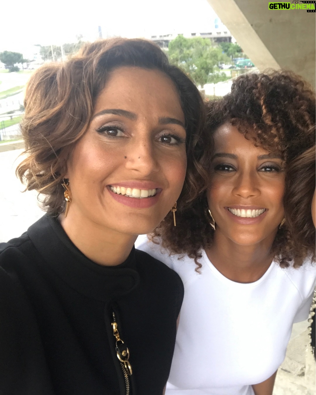 Camila Pitanga - 69.1K Likes - Taís

Te celebramos! 

Hoje seu aniversário é o dia da Marcha das Mulheres Negras. Seu sucesso, sua caminhada de luta é inspiração para meninas e mulheres de todos os cantos do país. 
Sua gargalhada inconfundível, sua voz firme nas horas necessárias, seu Méier que se traduz inúmeras vezes em bem viver a sofisticação do simples, é o que estou cá pinçando como elementos únicos da sua beleza e autenticidade. 

Louvo a nossa amizade. 
Louvo nossas conversas sérias. 
Celebro seu aniversário desejando que vc sonhe e se realize cada vez mais. 
Estarei sempre de mãos dadas contigo! 

Feliz aniversário namorada! 

Camila