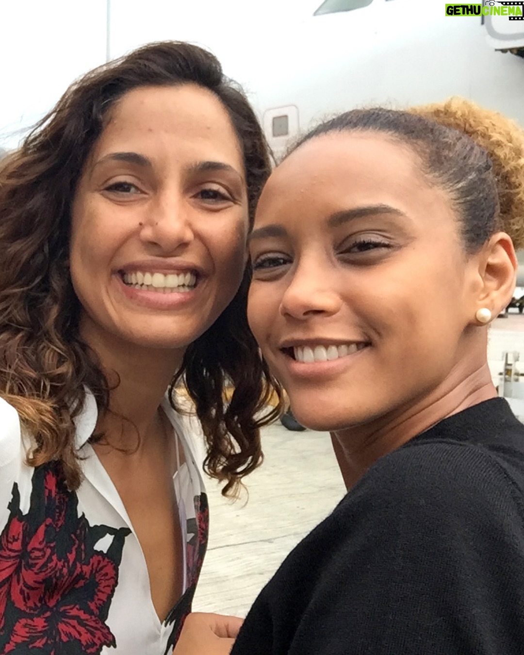 Camila Pitanga - 69.1K Likes - Taís

Te celebramos! 

Hoje seu aniversário é o dia da Marcha das Mulheres Negras. Seu sucesso, sua caminhada de luta é inspiração para meninas e mulheres de todos os cantos do país. 
Sua gargalhada inconfundível, sua voz firme nas horas necessárias, seu Méier que se traduz inúmeras vezes em bem viver a sofisticação do simples, é o que estou cá pinçando como elementos únicos da sua beleza e autenticidade. 

Louvo a nossa amizade. 
Louvo nossas conversas sérias. 
Celebro seu aniversário desejando que vc sonhe e se realize cada vez mais. 
Estarei sempre de mãos dadas contigo! 

Feliz aniversário namorada! 

Camila