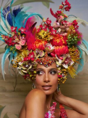 Camila Pitanga Instagram - Que alegria anunciar que este ano vou ser a Rainha do Baile do Copa! Pra quem ama e vive o Carnaval do Rio, como eu, é uma honra fazer parte dessa festa icônica, que há mais de 100 anos marca a folia carioca. E Vamos celebrar a brasilidade no maior Carnaval do mundo! Não poderia me deixar mais feliz.

@belmondcopacabanapalace 
#belmond #copacabana #riodejaneiro