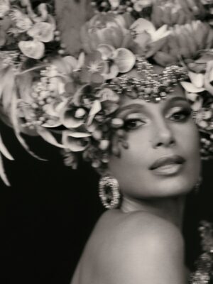 Camila Pitanga Instagram - Que alegria anunciar que este ano vou ser a Rainha do Baile do Copa! Pra quem ama e vive o Carnaval do Rio, como eu, é uma honra fazer parte dessa festa icônica, que há mais de 100 anos marca a folia carioca. E Vamos celebrar a brasilidade no maior Carnaval do mundo! Não poderia me deixar mais feliz.

@belmondcopacabanapalace 
#belmond #copacabana #riodejaneiro