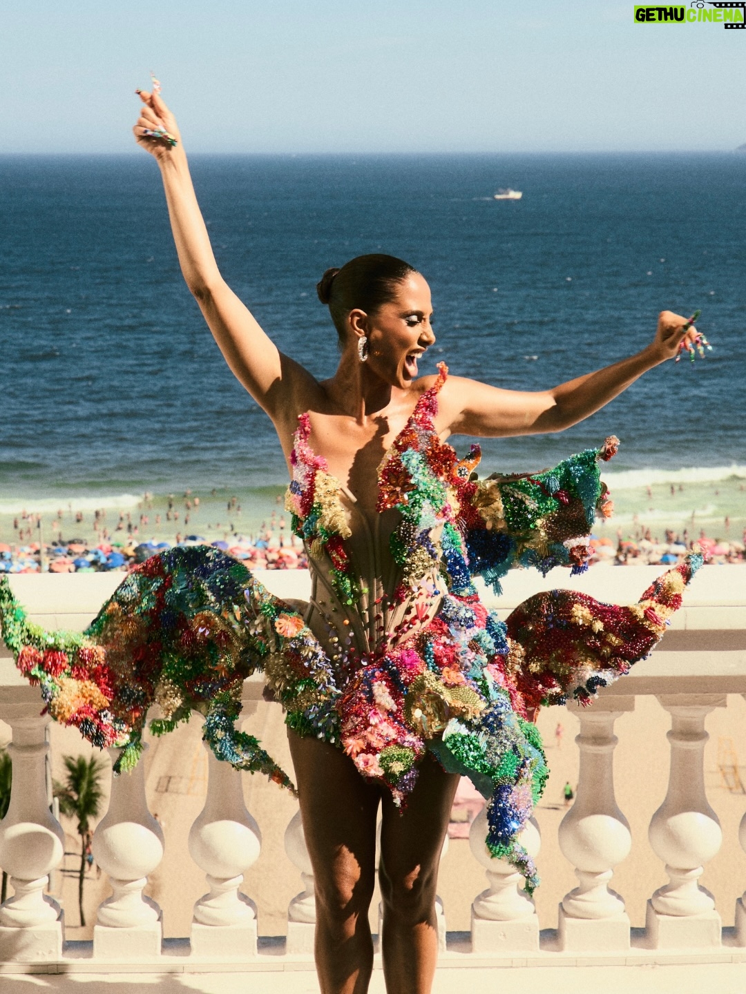 Camila Pitanga - 44.3K Likes - Que alegria anunciar que este ano vou ser a Rainha do Baile do Copa! Pra quem ama e vive o Carnaval do Rio, como eu, é uma honra fazer parte dessa festa icônica, que há mais de 100 anos marca a folia carioca. E Vamos celebrar a brasilidade no maior Carnaval do mundo! Não poderia me deixar mais feliz.

@belmondcopacabanapalace 
#belmond #copacabana #riodejaneiro