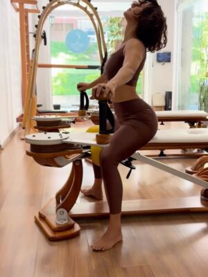 Camila Pitanga Instagram - Tentando encaixar o mês de novembro em poucas fotos, enquanto o celular já vive no limite 😂. 
E, no meio disso tudo, ela mesma, Ellen, dando o ar da graça de novo… Fiquem de olho, que tem surpresa chegando!