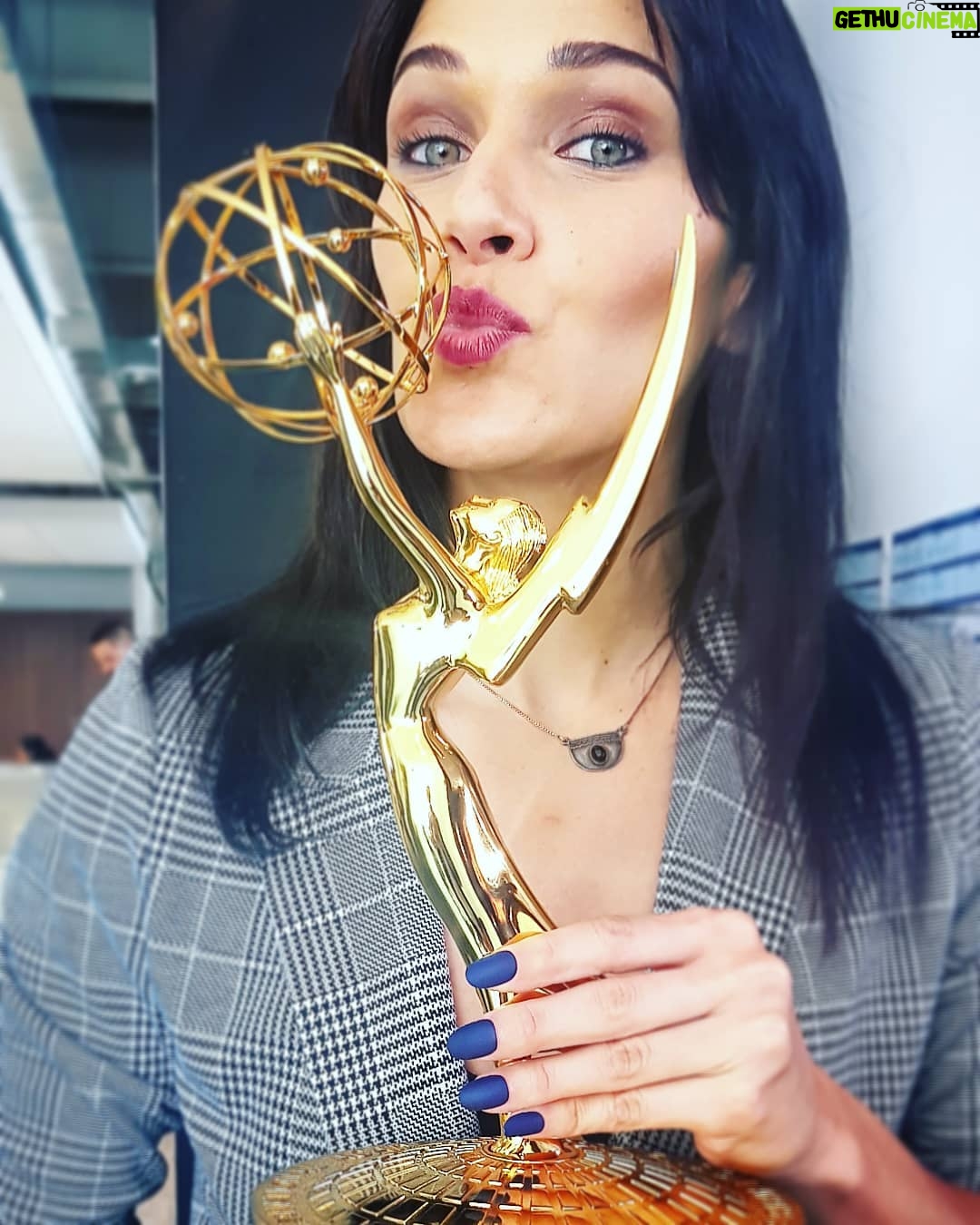Camila Selser - 617 Likes - @hbomaxlat #sravila @iemmys 
Gracias al talento de un gran equipo🤜🤛