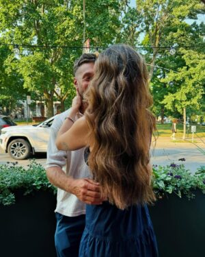 Camille Dufresne Instagram - À partir du moment où j’ai construit une vie qui me rendait sincèrement heureuse, la bonne personne est apparue 💕 quelqu’un qui s’accordait avec cette version de moi, libre, apaisée et enfin épanouie. ☀️✨ happier than ever 💕