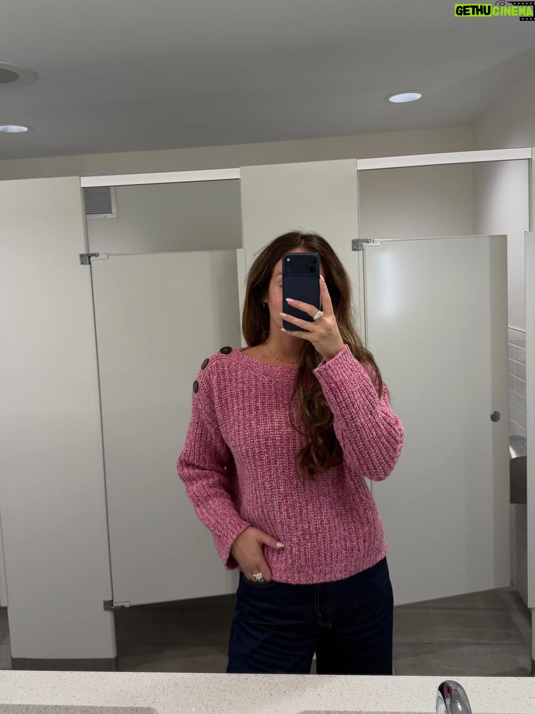 Camille Dufresne - 1.4K Likes - Les outfits que j’ai mis au travail dernièrement ☀️ vos prefs ? 😍