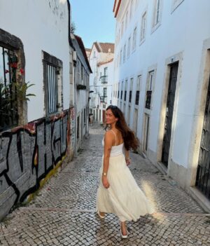 Camille Dufresne Instagram - Souvenirs du Portugal 🇵🇹 ☀️