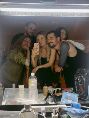 Camille Felton Instagram - 2025, tu auras été une année incroyable. Merci pour les nouvelles amitiés, les beaux projets et les relations profondes. Merci pour Surf Bay. Merci pour le déménagement. Merci pour les fous rires, les aventures, le surf, les plages et les couchers de soleil. 
2026, you better be good ❤️‍🔥