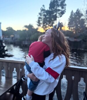 Camryn Grimes Instagram - He got to go to “Mickey’s House” and I got to be in photos with my son. Wins all around, thanks @disneyland!
