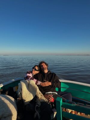 Candelaria Molfese Instagram - Alo!!!! Esta escapada sí que valió la pena ! Estuve en @carmeloresortandspa 
Y no puedo creer lo lindo que es !!! Tengo un notición para darles! Ustedes también pueden ir ! Con el código “cande30” todos los que escriban esta semana (es decir hasta el domingo 17) tienen el 30% de descuento en su estadía para los meses de “ agosto, septiembre y octubre”  pueden hacerlo al teléfono  598 91 694 511
Yo se lo que les digo les va a encantar !!!! Es un sueño!!!! 
Yo lo disfruté full romántica pero hay para todas las opciones !!!