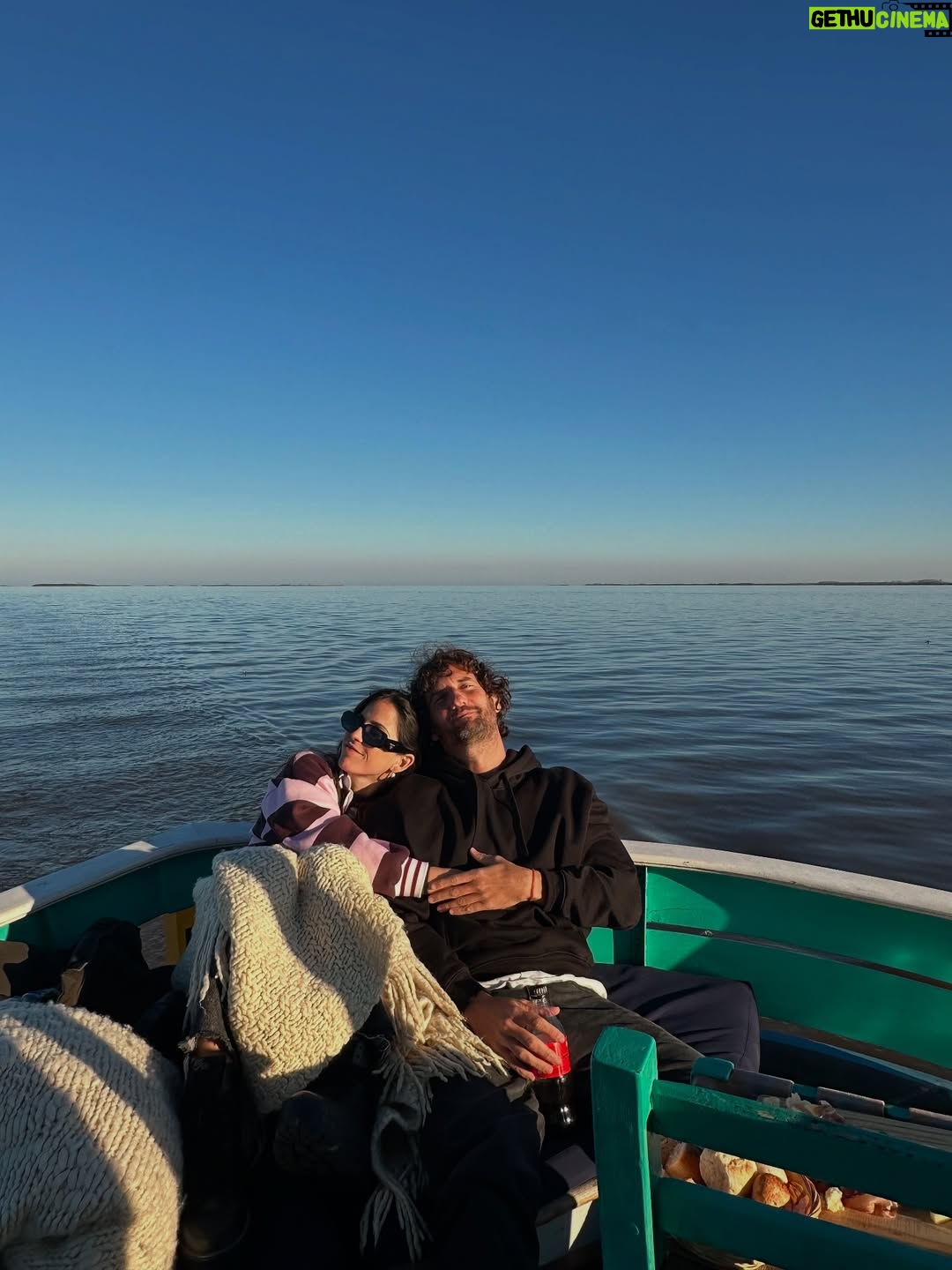 Candelaria Molfese - 36.7K Likes - Alo!!!! Esta escapada sí que valió la pena ! Estuve en @carmeloresortandspa 
Y no puedo creer lo lindo que es !!! Tengo un notición para darles! Ustedes también pueden ir ! Con el código “cande30” todos los que escriban esta semana (es decir hasta el domingo 17) tienen el 30% de descuento en su estadía para los meses de “ agosto, septiembre y octubre”  pueden hacerlo al teléfono  598 91 694 511
Yo se lo que les digo les va a encantar !!!! Es un sueño!!!! 
Yo lo disfruté full romántica pero hay para todas las opciones !!!