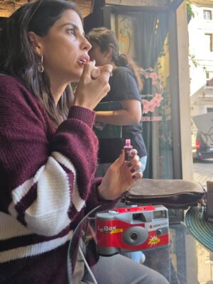 Candelaria Molfese Instagram - Algo de lo que me dejó Italia ❤️ que lindo comer rico, compartir con amigos y con Aco este destino increíble ❤️🫶🏻 ya llegando al final de este viaje épico pero re cargada de energías para terminar el año! 🙃💕🌹
Roma- Florencia - Milán- Cinque terre 🇮🇹