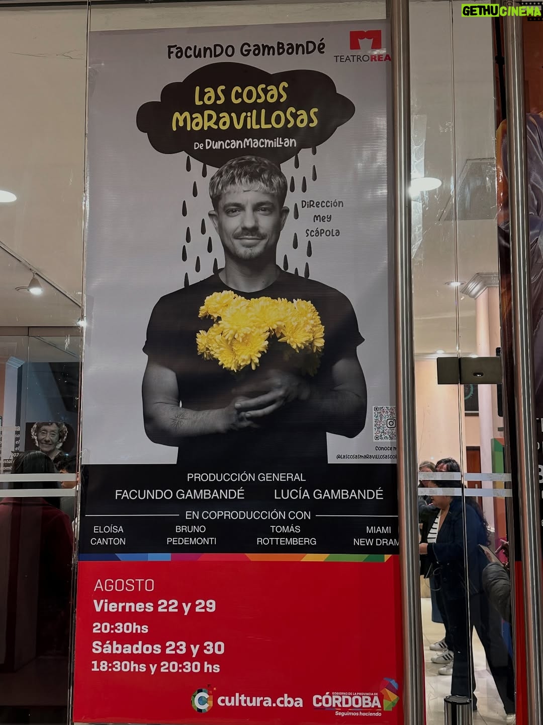 Candelaria Molfese - 86.2K Likes - La felicidad de viajar con amigos! ❤️ el orgullo es total de ver a mi mejor amigo hacer @lascosasmaravillosascordoba sos inmenso @facugamba se lo que luchaste para que suceda ❤️
Y que lindo ver a un grupo de amigos que ahí está para bancar los sueños y proyectos del otro! #locales