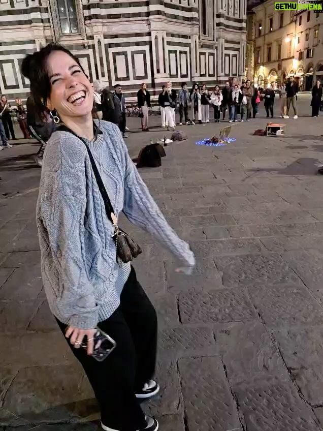 Candelaria Molfese - 32.1K Likes - Algo de lo que me dejó Italia ❤️ que lindo comer rico, compartir con amigos y con Aco este destino increíble ❤️🫶🏻 ya llegando al final de este viaje épico pero re cargada de energías para terminar el año! 🙃💕🌹
Roma- Florencia - Milán- Cinque terre 🇮🇹