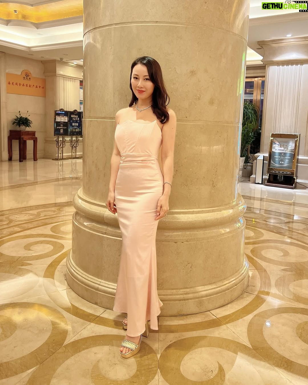 Candy Yuen - 3.4K Likes - Enjoy the moment and let it shine 🥂🥳✨ #show #tour #backstage #candid