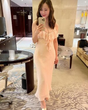 Candy Yuen Instagram - Earlier this month I flew to Xuzhou, Jiangsu to a show. It’s nice to see the fans again! I spent a lot of time signing many A4 size photos and only had a few minutes to take some quick selfies before I go on stage. Hopefully at my next show I can vlog a little bit to share my travel and experience with you. #jiangsu #china #show #showtime