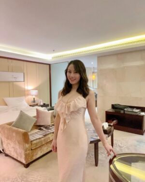 Candy Yuen Instagram - Earlier this month I flew to Xuzhou, Jiangsu to a show. It’s nice to see the fans again! I spent a lot of time signing many A4 size photos and only had a few minutes to take some quick selfies before I go on stage. Hopefully at my next show I can vlog a little bit to share my travel and experience with you. #jiangsu #china #show #showtime