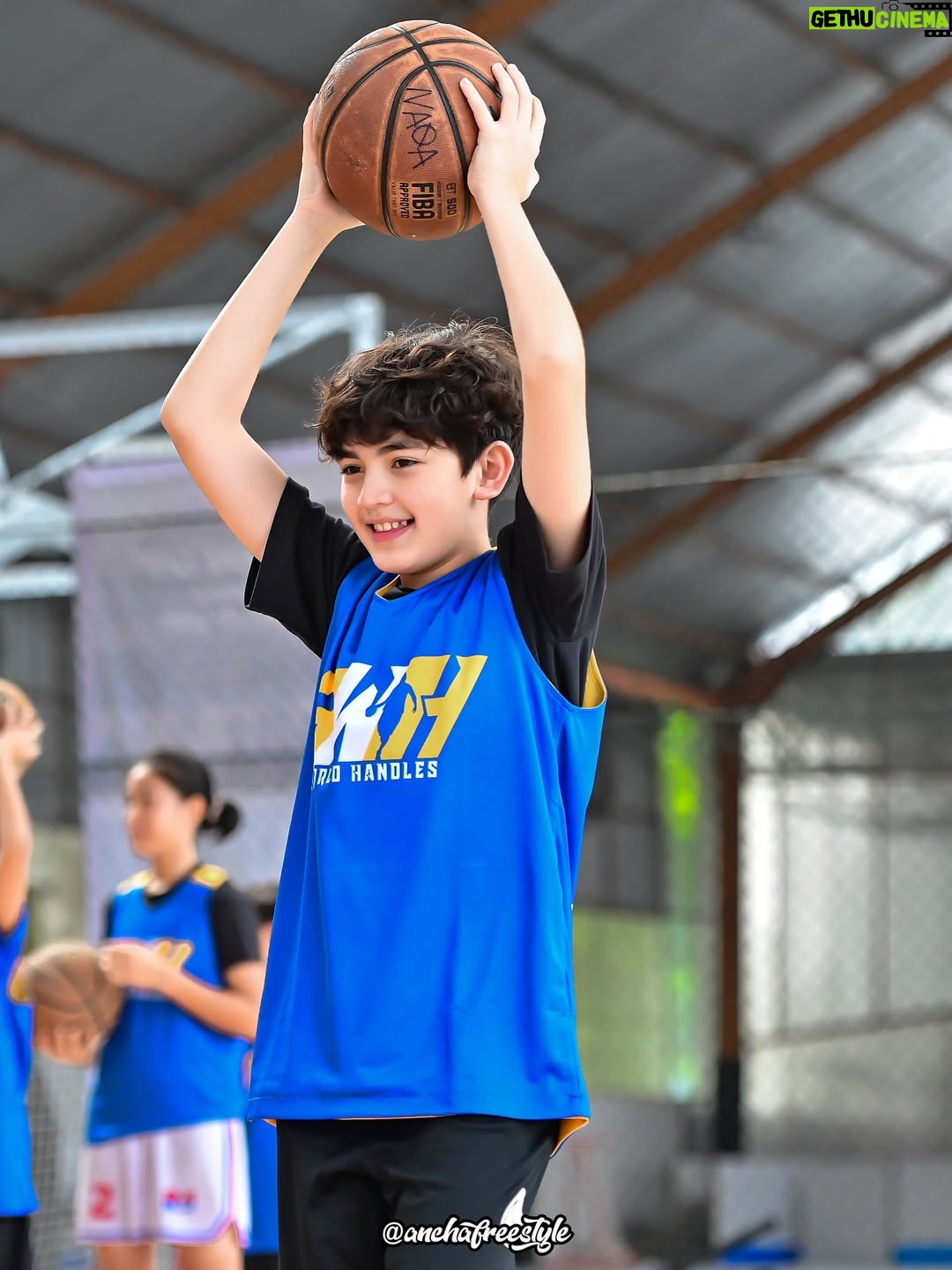 Carissa Putri - 46.8K Likes - 3 World Handles basketball 🏀🏀🏀
@quenzino1809