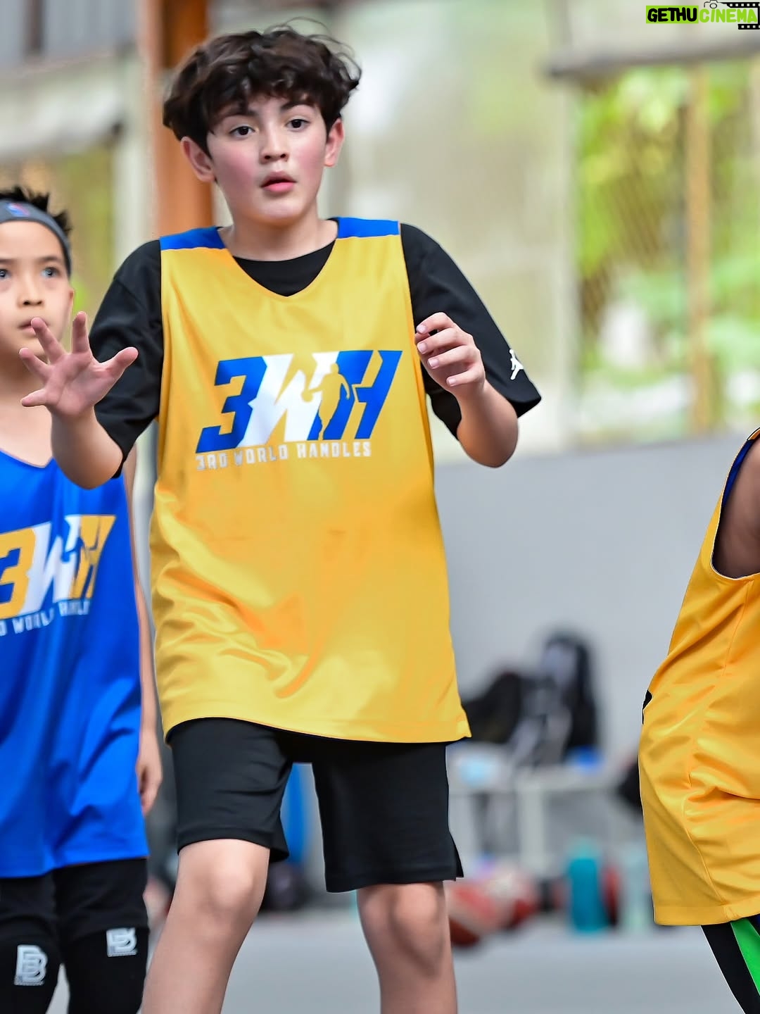 Carissa Putri - 46.8K Likes - 3 World Handles basketball 🏀🏀🏀
@quenzino1809