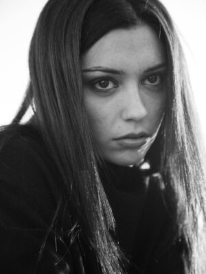 Carla Díaz Instagram - 🖤🤍