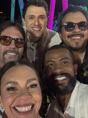 Carla Marins Instagram - Caldeirão do Mion de Ano Novo! Foi muuuito divertido! Amei estar com vocês!