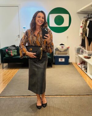 Carla Marins Instagram - Vamos pra mais uma semana de trabalho? 

Pronta, focada e feliz! 😍 Boa segunda pra nós!