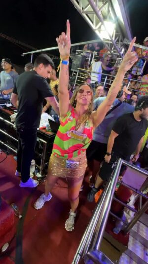 Carla Perez Instagram - @carlaperez já bateu a ideia e você? 👀❤️‍🔥

Nos encontramos no Carnaval, minha torcida? 

| BLOCO DA TORCIDA 2026 |
🗓️ Domingo e Segunda • Circuito Barra Ondina
🎟️Vendas: http://www.linksto.be/blocodatorcida

#BlocoDaTorcida #XanddyHarmonia #CarnavalDeSalvador #Domingo #BarraOndina

Patrocínio: Bradesco