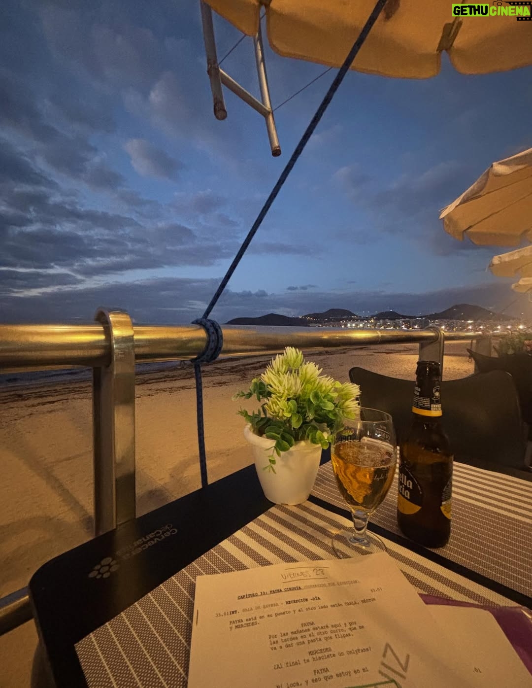 Carmen Ruiz - 1.3K Likes - 🏄‍♂️ 🎬 🤿 🎥 🍺🥼 🌊 ☀️ 🐠