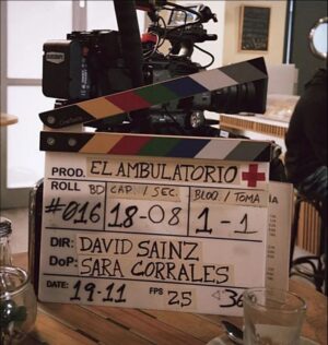 Carmen Ruiz Instagram - Pues ya lo puedo contar!
Tengo la suerte de estar rodando para la Televisión Canaria la serie “el Ambulatorio”  @el_ambulatorio dirigida por David Sáinz producida por @videoreportcanarias y con un equipazo técnico y artístico impresionante.
Soy una suertuda ✨🎬
