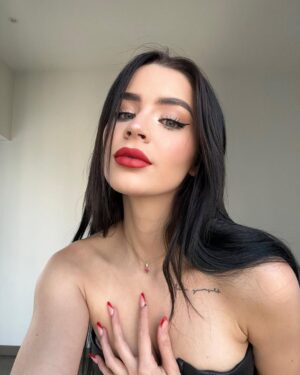 Carol Castro Instagram - me arregle 💋