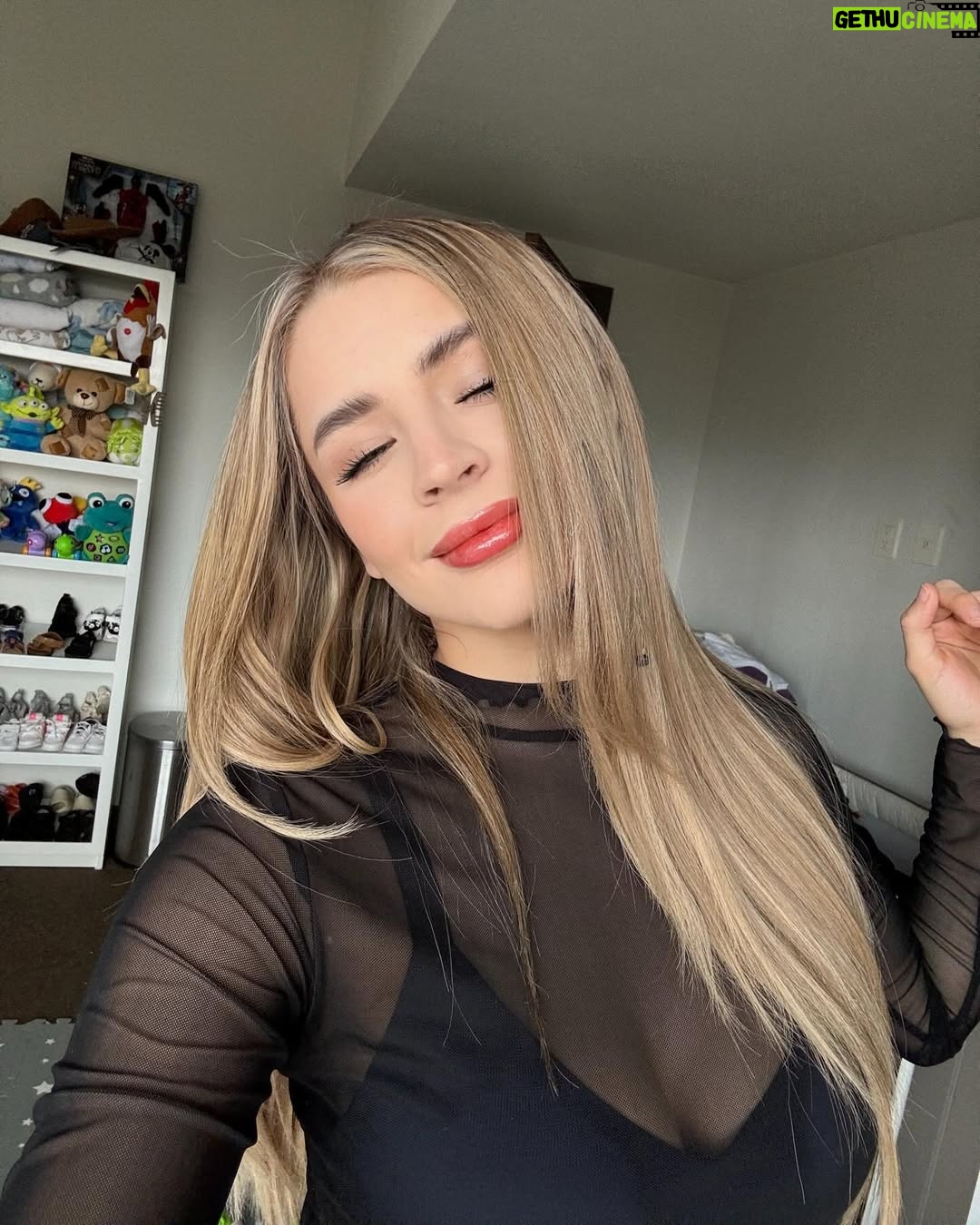 Carol Castro - 426.8K Likes - Tu rubia fav volvió 👩🏼