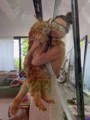 Carolina Dieckmann Instagram - já agarrou seu pet hoje???
•
essas são
as ultimas 24horas
no meu celular
•
tem muita correria
mas tem pausa
•
e ainda sobra 
gratidão,
esforço
e afeto...