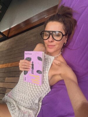 Carolina Dieckmann Instagram - já agarrou seu pet hoje???
•
essas são
as ultimas 24horas
no meu celular
•
tem muita correria
mas tem pausa
•
e ainda sobra 
gratidão,
esforço
e afeto...