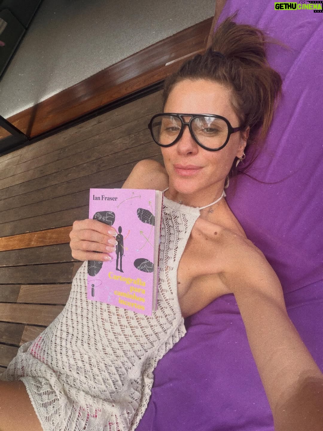 Carolina Dieckmann - 3 Likes - já agarrou seu pet hoje???
•
essas são
as ultimas 24horas
no meu celular
•
tem muita correria
mas tem pausa
•
e ainda sobra 
gratidão,
esforço
e afeto...