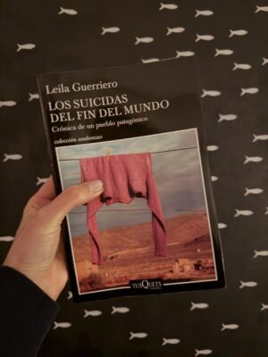 Carolina Padrón Instagram - 1. Leila es una periodista maravillosa y este libro es una joya.
2. No fui muy fan, pero por aquí se los dejo. Siento que tiene un lenguaje muy rebuscado que hace que la historia no fluya.
3. Siempre Gabo. Releyendo esa pieza periodística que ficcionó a partir de entrevistas.
4. Este libro es una JOYA. Realismo mágico desarrollado en Maracaibo, Venezuela, donde nací. Es un libro precioso
20/2025