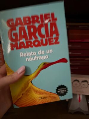 Carolina Padrón Instagram - 1. Leila es una periodista maravillosa y este libro es una joya.
2. No fui muy fan, pero por aquí se los dejo. Siento que tiene un lenguaje muy rebuscado que hace que la historia no fluya.
3. Siempre Gabo. Releyendo esa pieza periodística que ficcionó a partir de entrevistas.
4. Este libro es una JOYA. Realismo mágico desarrollado en Maracaibo, Venezuela, donde nací. Es un libro precioso
20/2025
