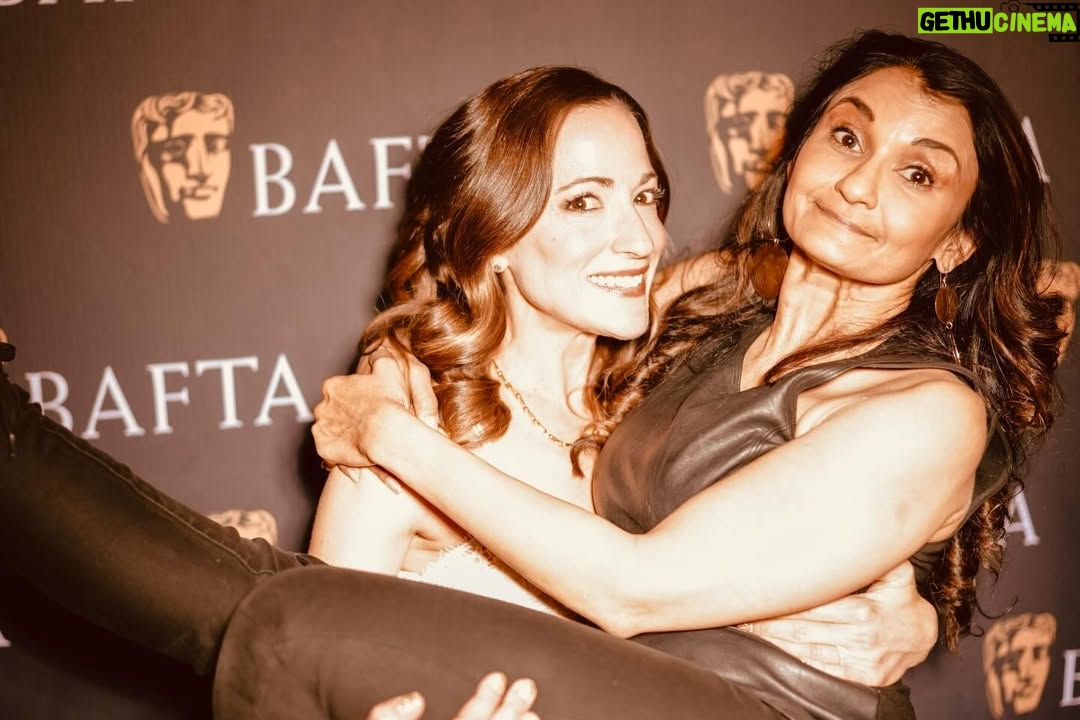 Carolina Ravassa - 1.4K Likes - Thank you @baftagames for such a wonderful event💚 
Love being with my #OW fam @feochin @jessicarauvoice @sweeetanj pics: @byeproduct