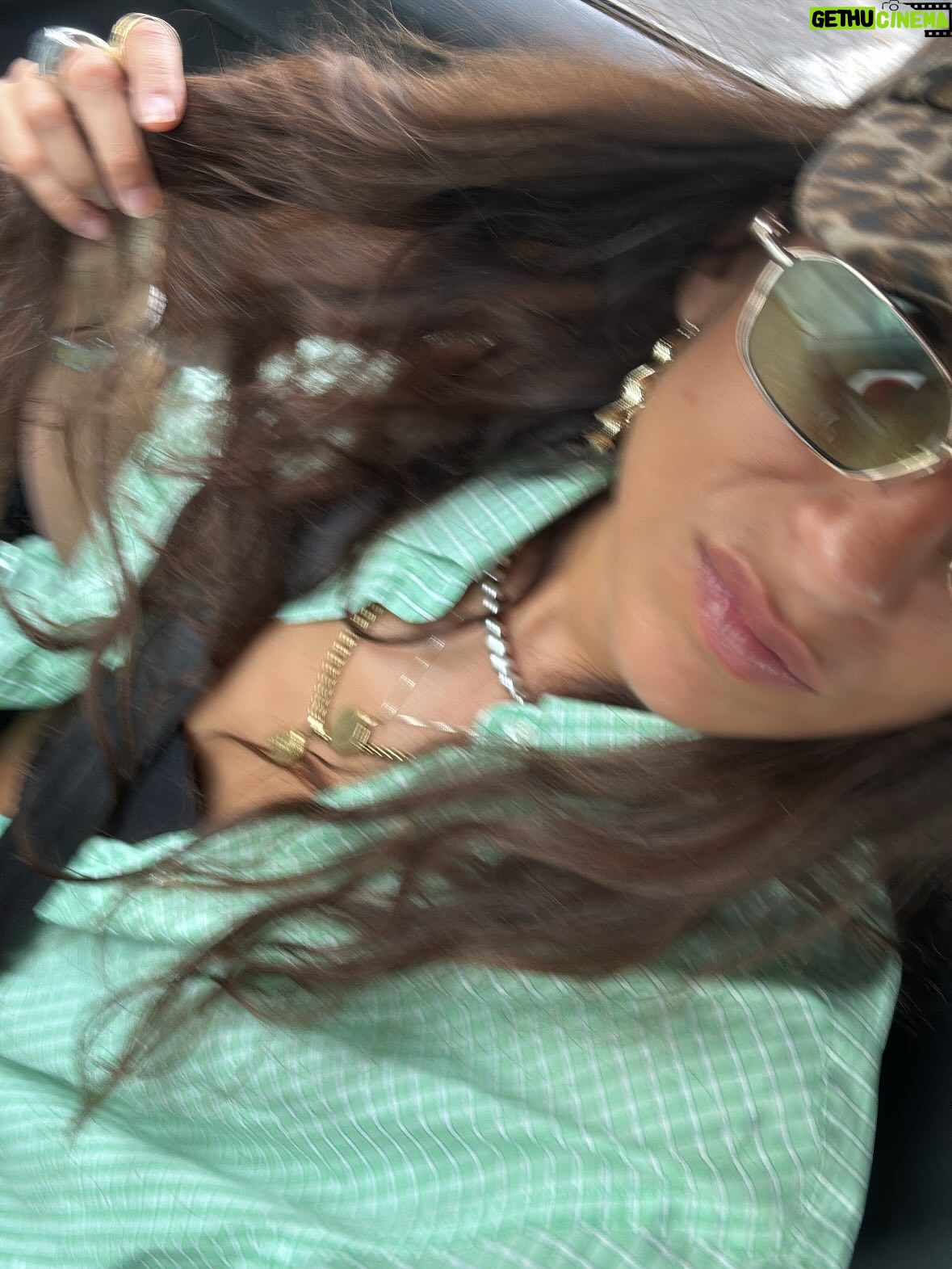 Carolina Yuste - 22.8K Likes - Refracciones 

o

La naturaleza participativa de la luz.