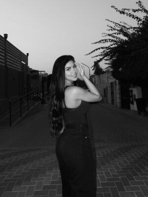 Caroline Azmy Instagram - 🤍🖤