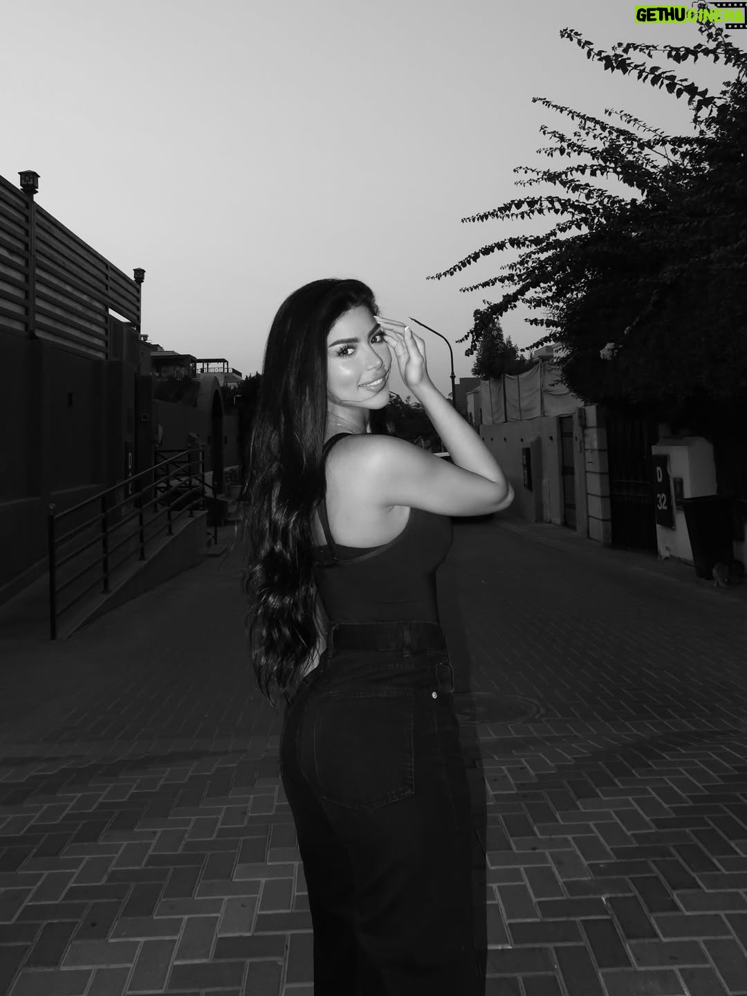 Caroline Azmy - 208.7K Likes - 🤍🖤