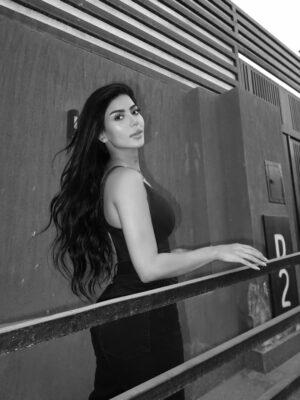 Caroline Azmy Instagram - 🤍🖤