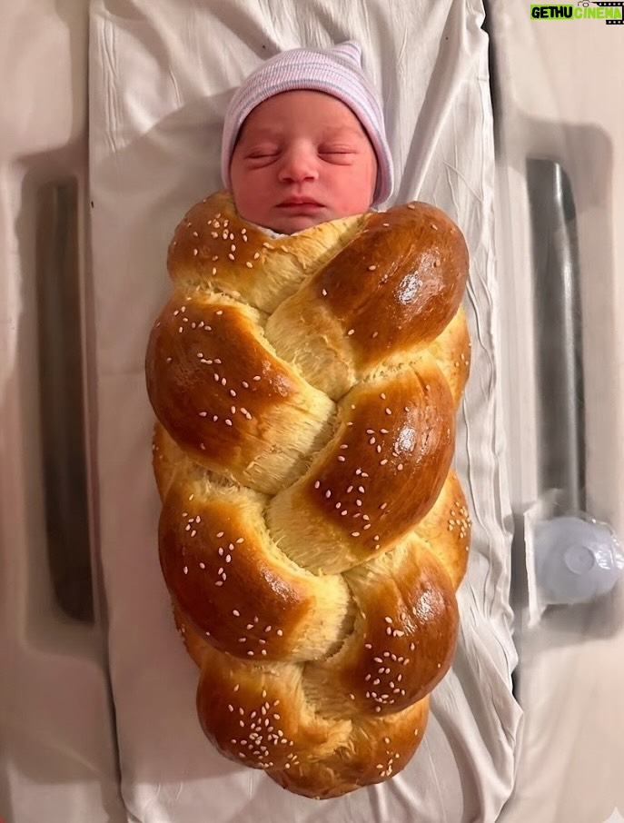 Caroline D'Amore - 6.8K Likes - Happy New Year! Excited for the 2026 year ahead with my family and sweet little challah, and all the goals I have set for myself in the weeks, months, and year ahead! Much love ❤️🎊