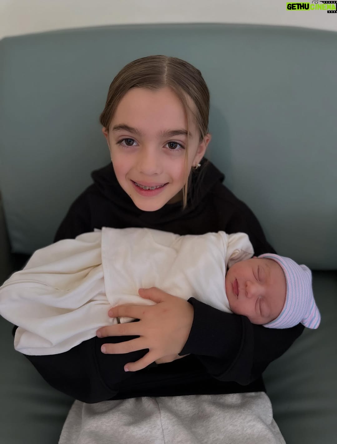Caroline D'Amore - 6.8K Likes - Happy New Year! Excited for the 2026 year ahead with my family and sweet little challah, and all the goals I have set for myself in the weeks, months, and year ahead! Much love ❤️🎊